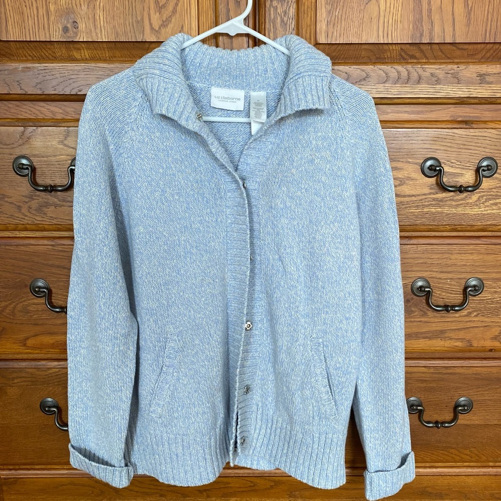 LIZ CLAIBORNE - button up sweater
